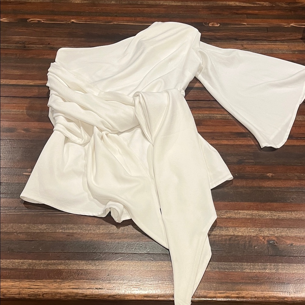 Revolve Michael Costello Liesel White Romper size small - Picture 4 of 7